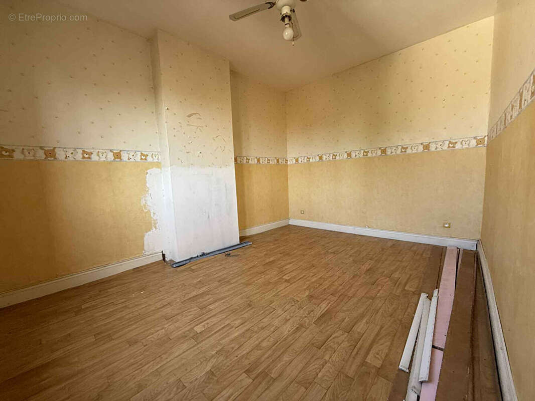 Maison à BRUAY-LA-BUISSIERE