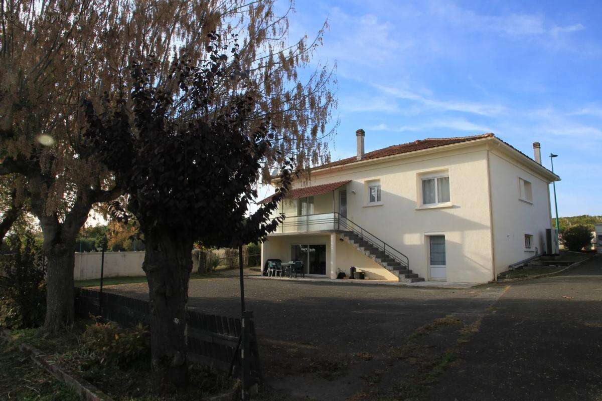 Maison à TROIS-PALIS