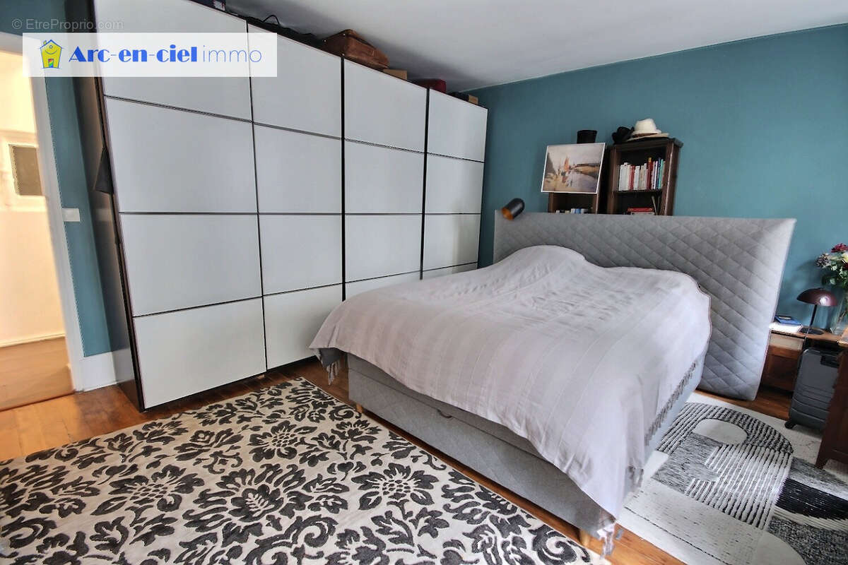 Appartement à PARIS-11E