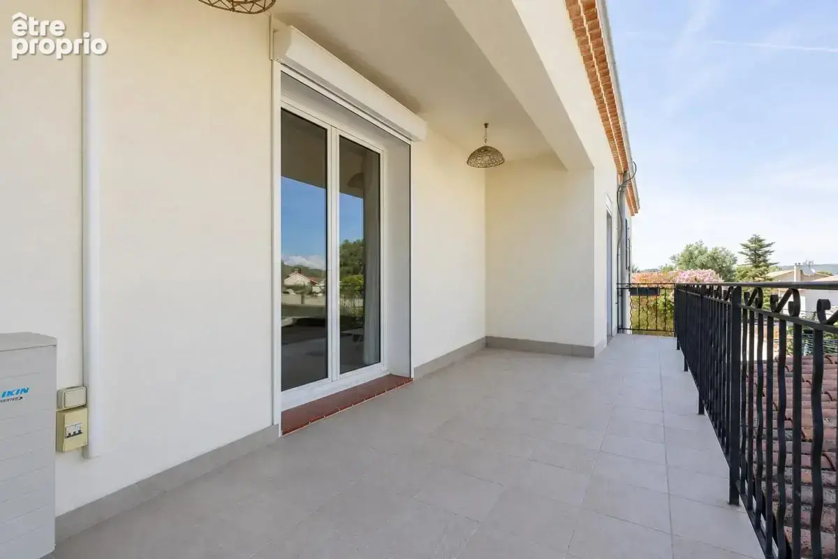 Maison de 9 pièces de 246 m² à Velaux - photo 12