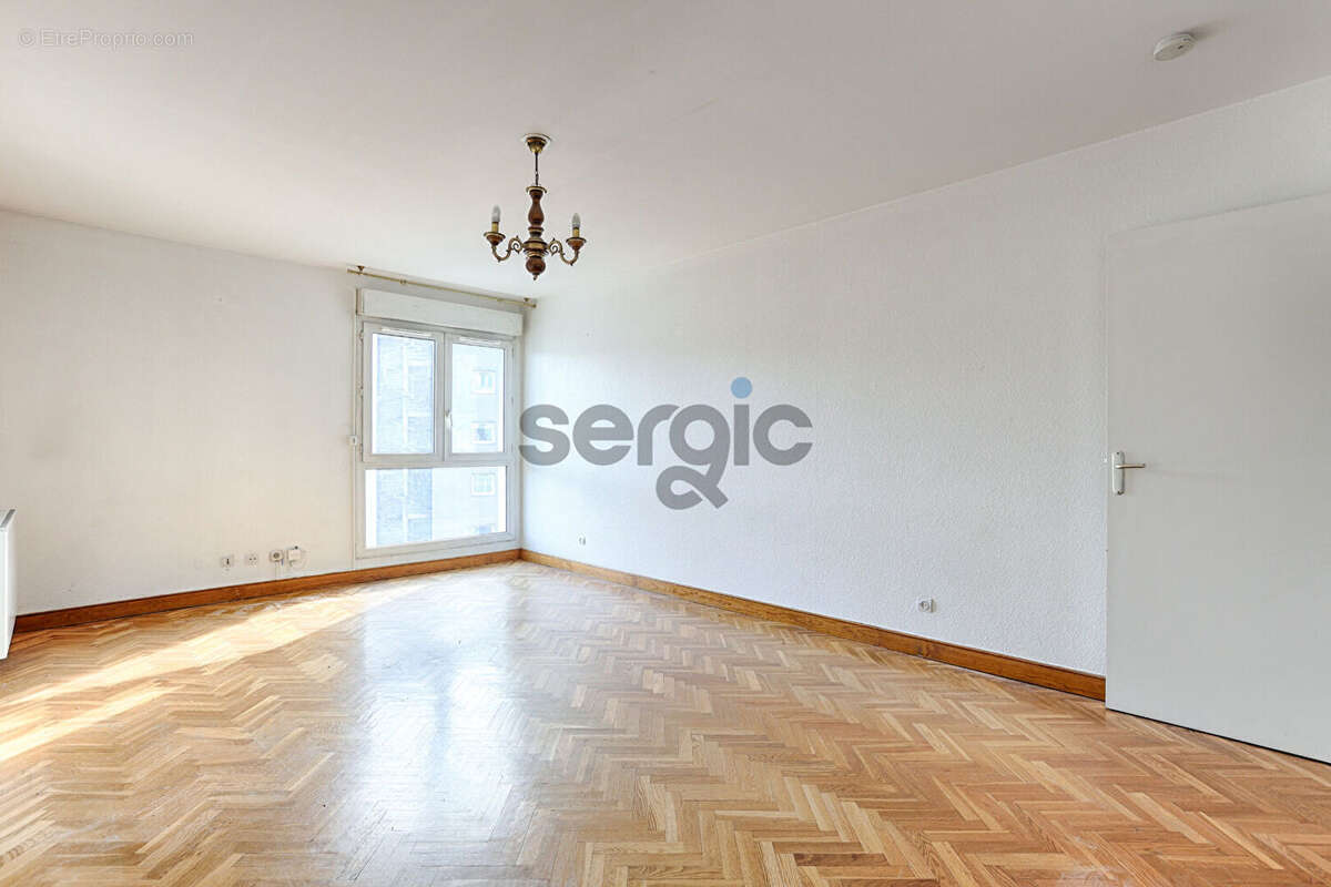 Appartement à ISSY-LES-MOULINEAUX