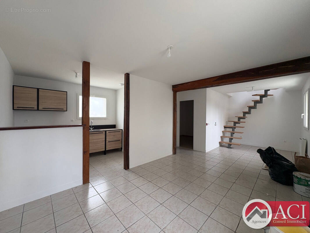 Maison à AMBLAINVILLE