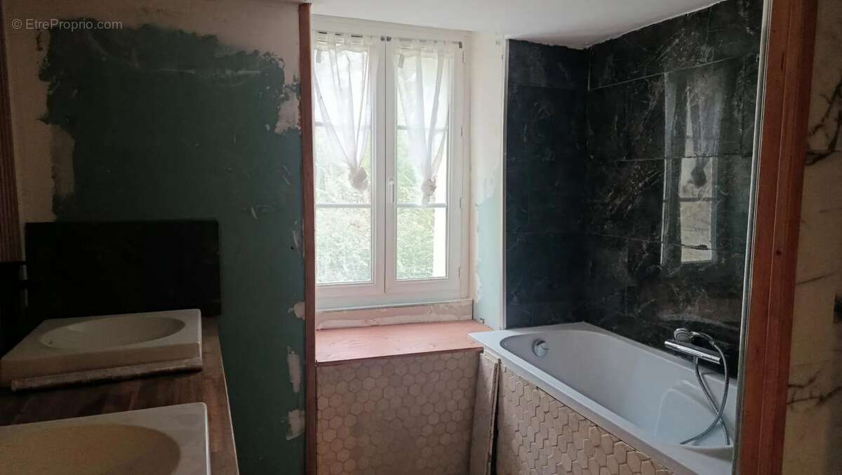 Maison à SAINT-SAMSON-DE-BONFOSSE