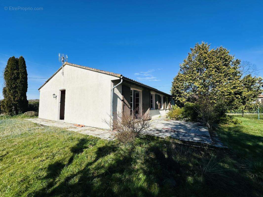 Maison à PRAT-BONREPAUX