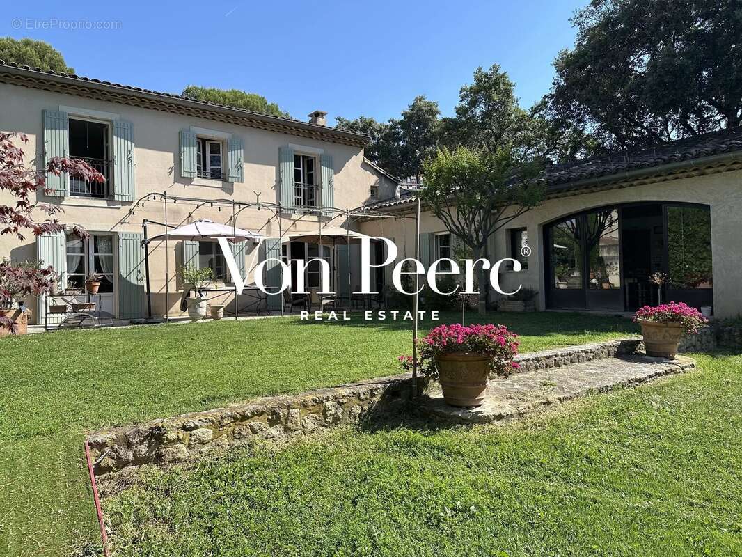 Maison à VILLENEUVE-LES-AVIGNON