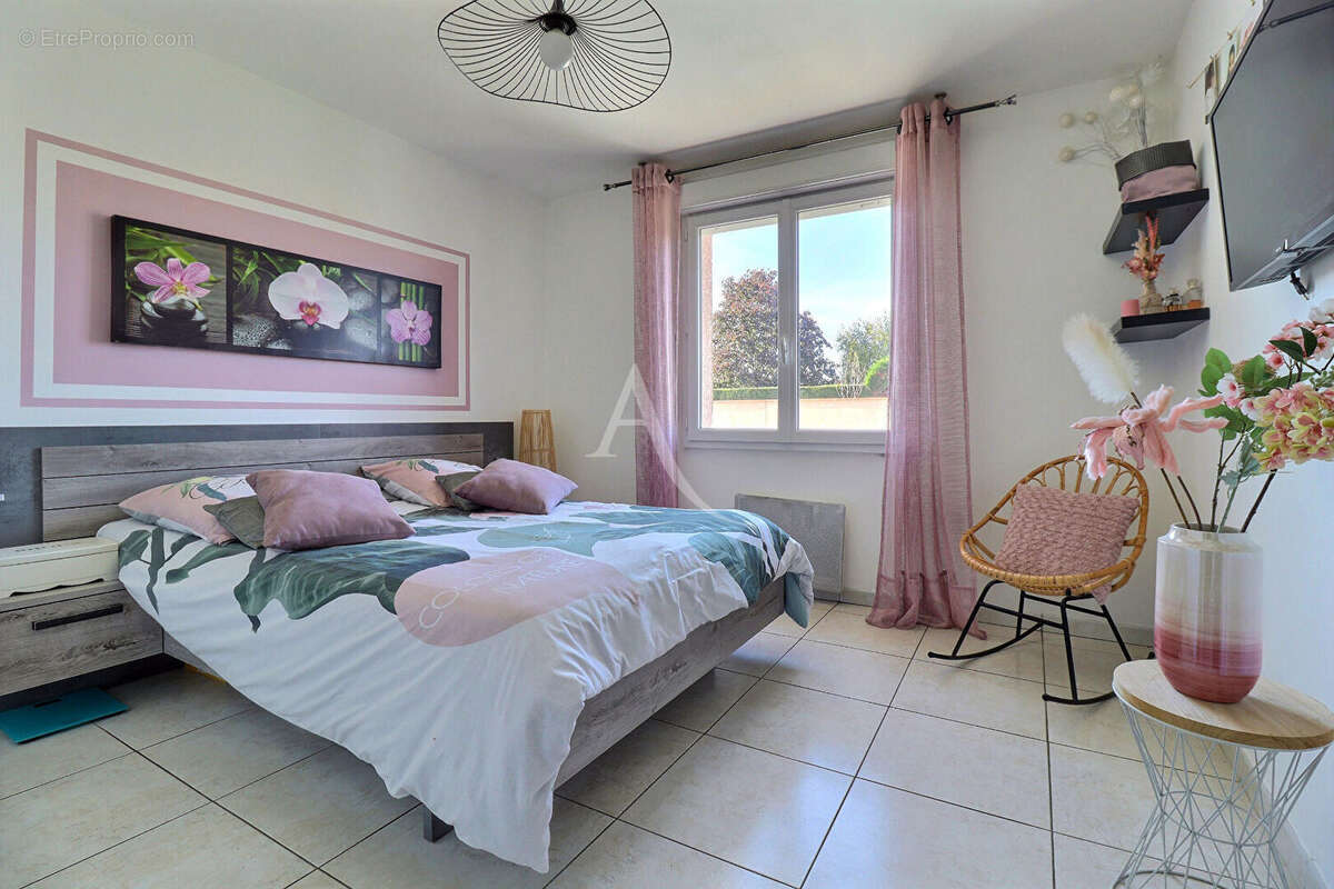 Maison à CASTELGINEST