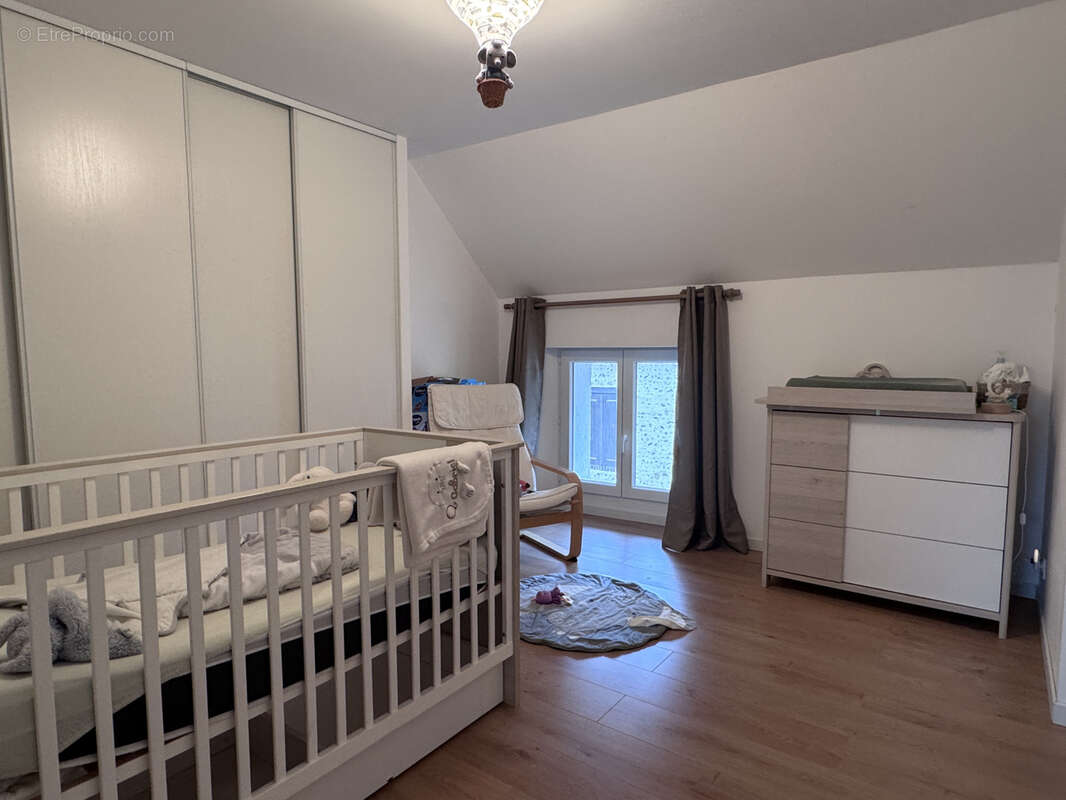 Maison à VILLENEUVE-LES-GENETS