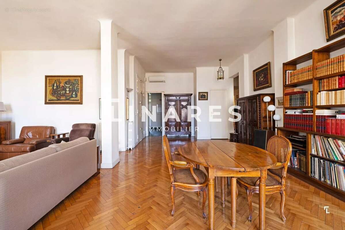 CENTRAL PARADIS - Appartement T4 de 158m2 - Balcon - Cave -  2 chambres de bonne - 13008 - photo 7
