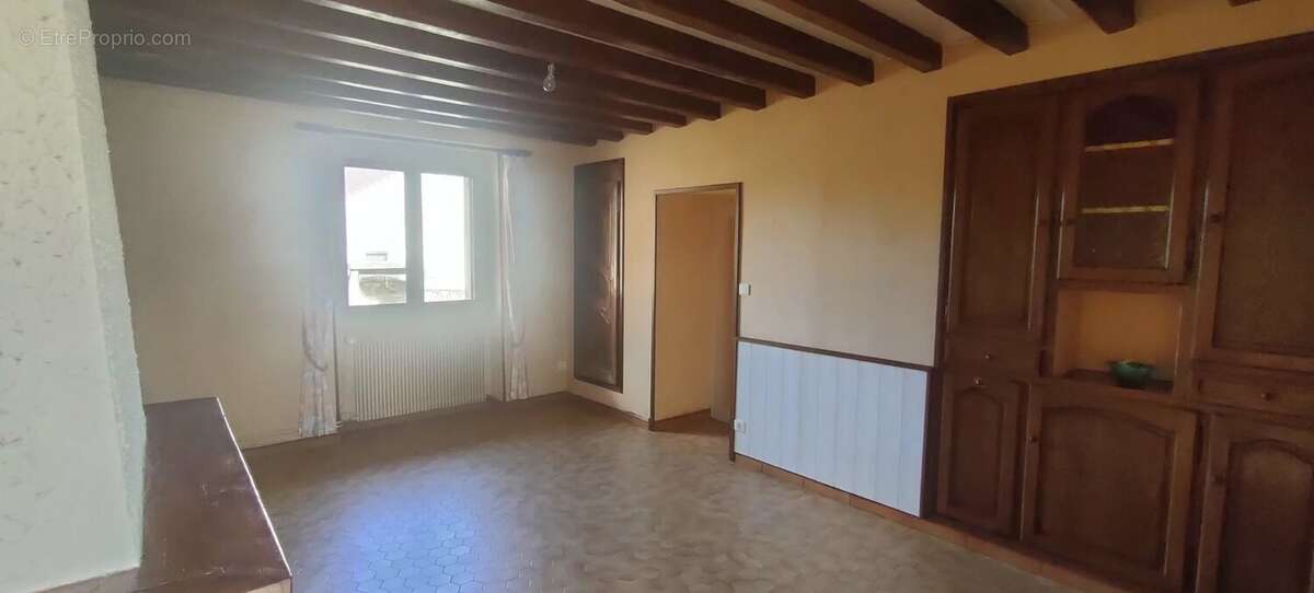 Maison à VENDENESSE-LES-CHAROLLES