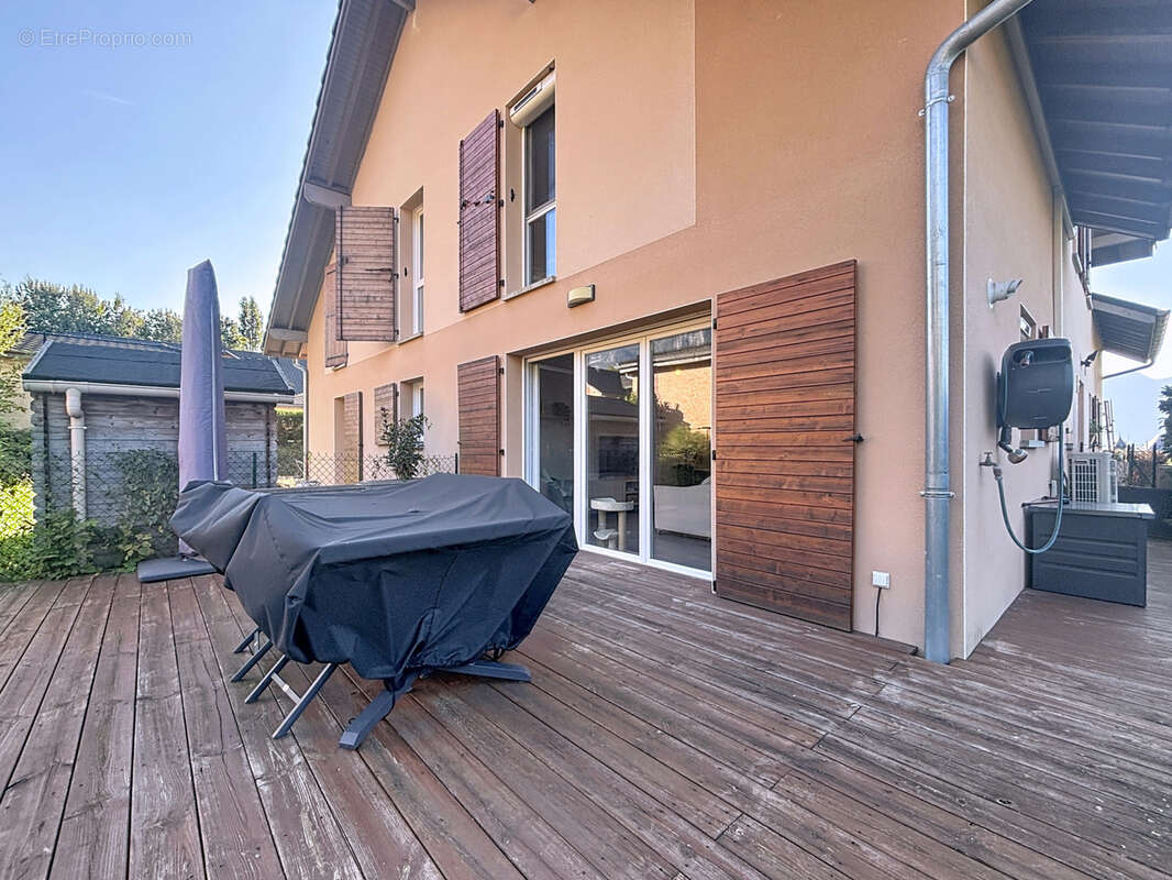 Appartement à DRUMETTAZ-CLARAFOND