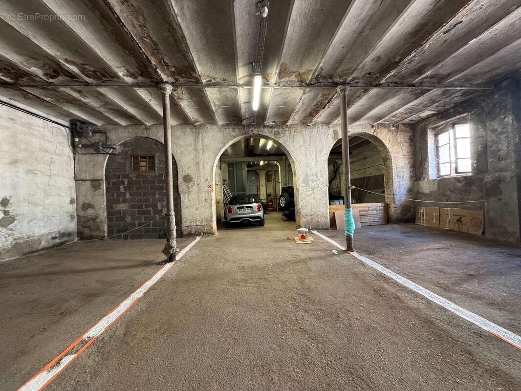 Parking à AIX-EN-PROVENCE