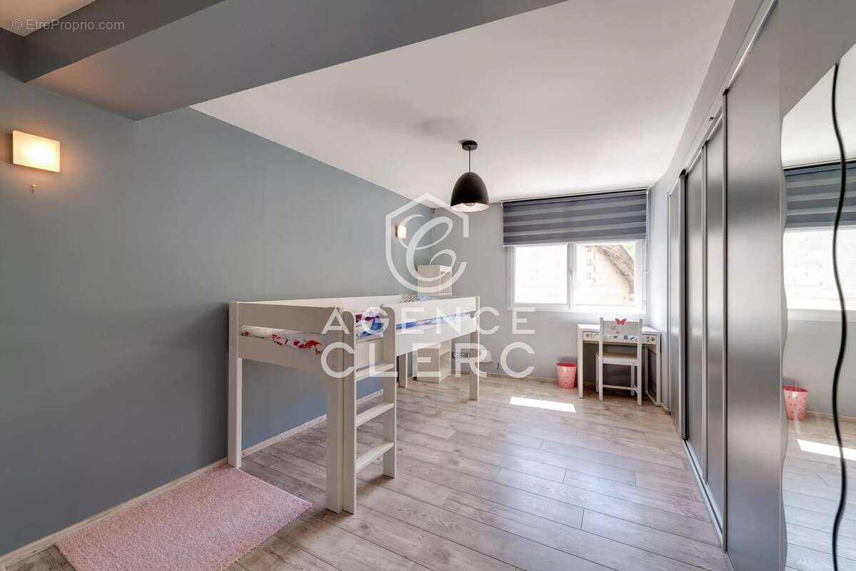 Appartement à ALLONZIER-LA-CAILLE