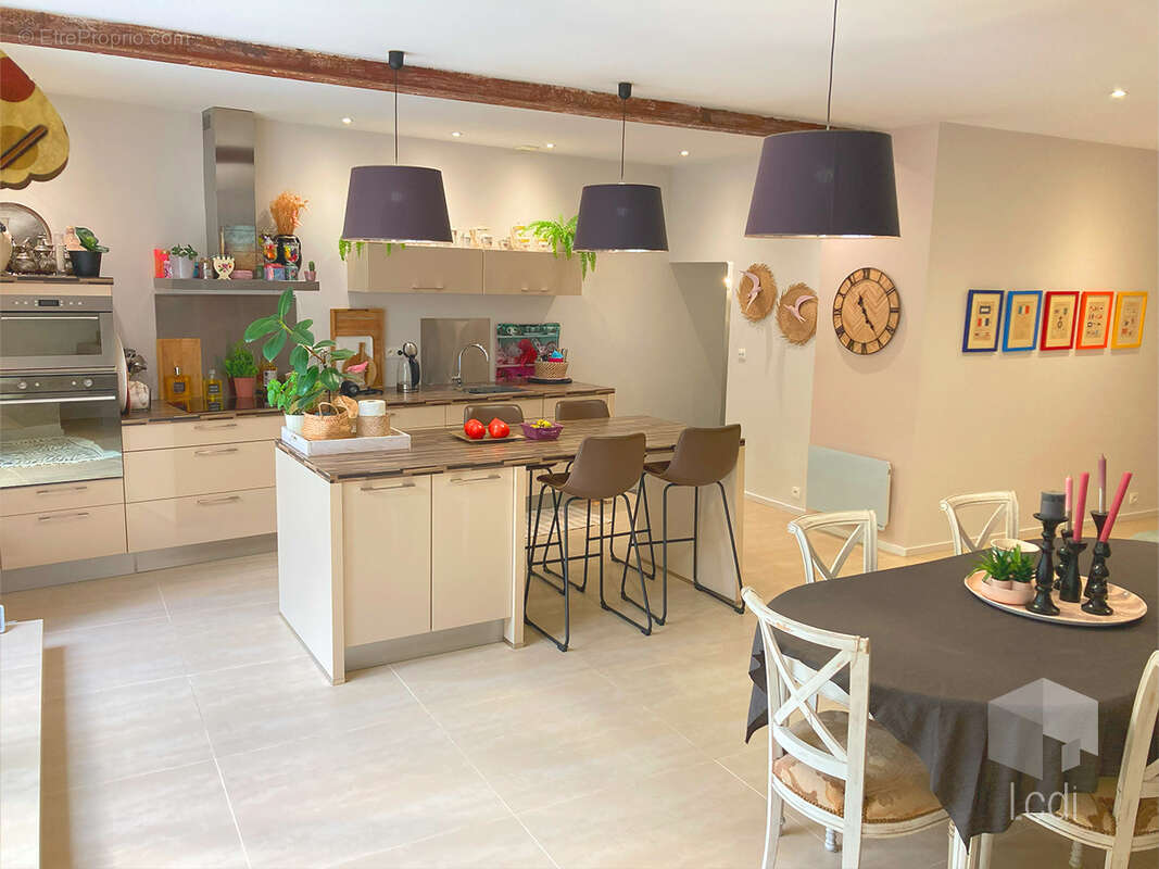 MONTELIMAR, maison de ville 350 m2 avec piscine - photo 4