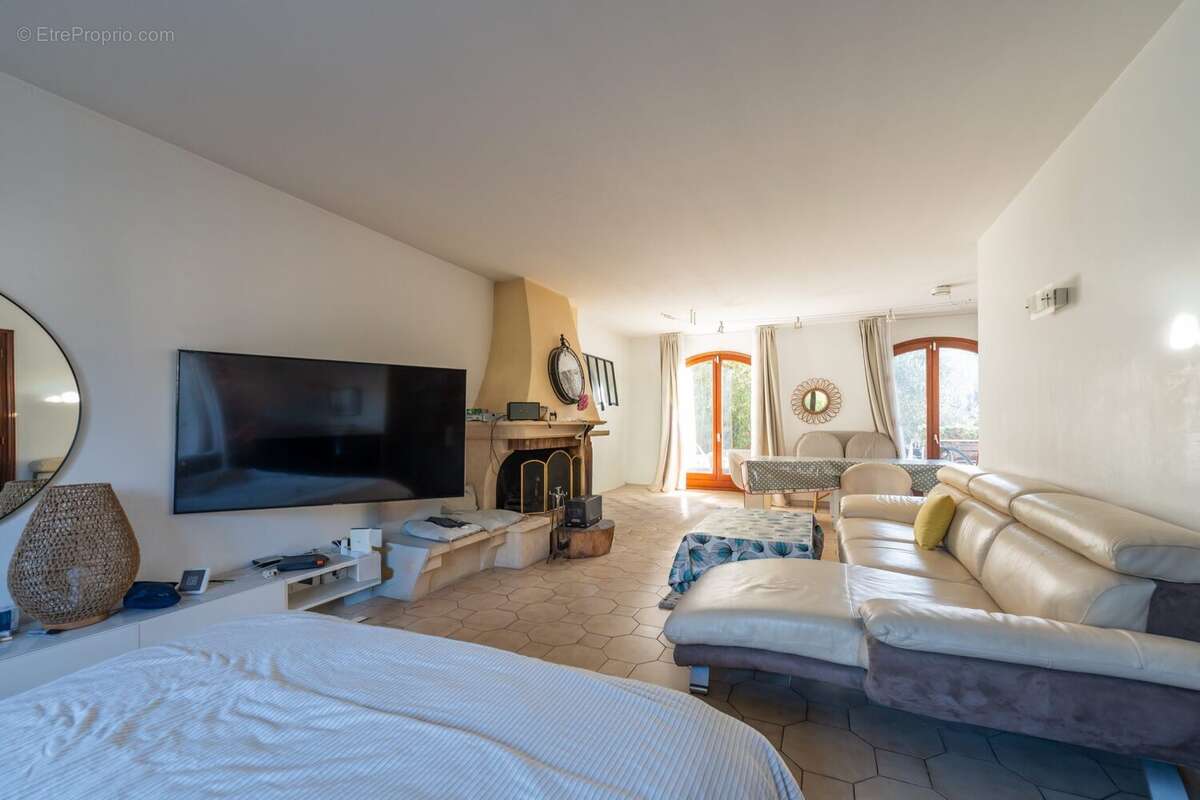 Maison à LA COURNEUVE