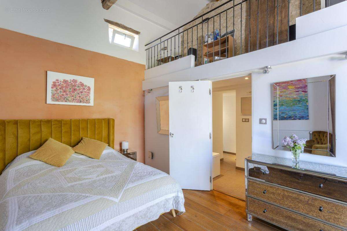 Maison à CAHUZAC-SUR-VERE