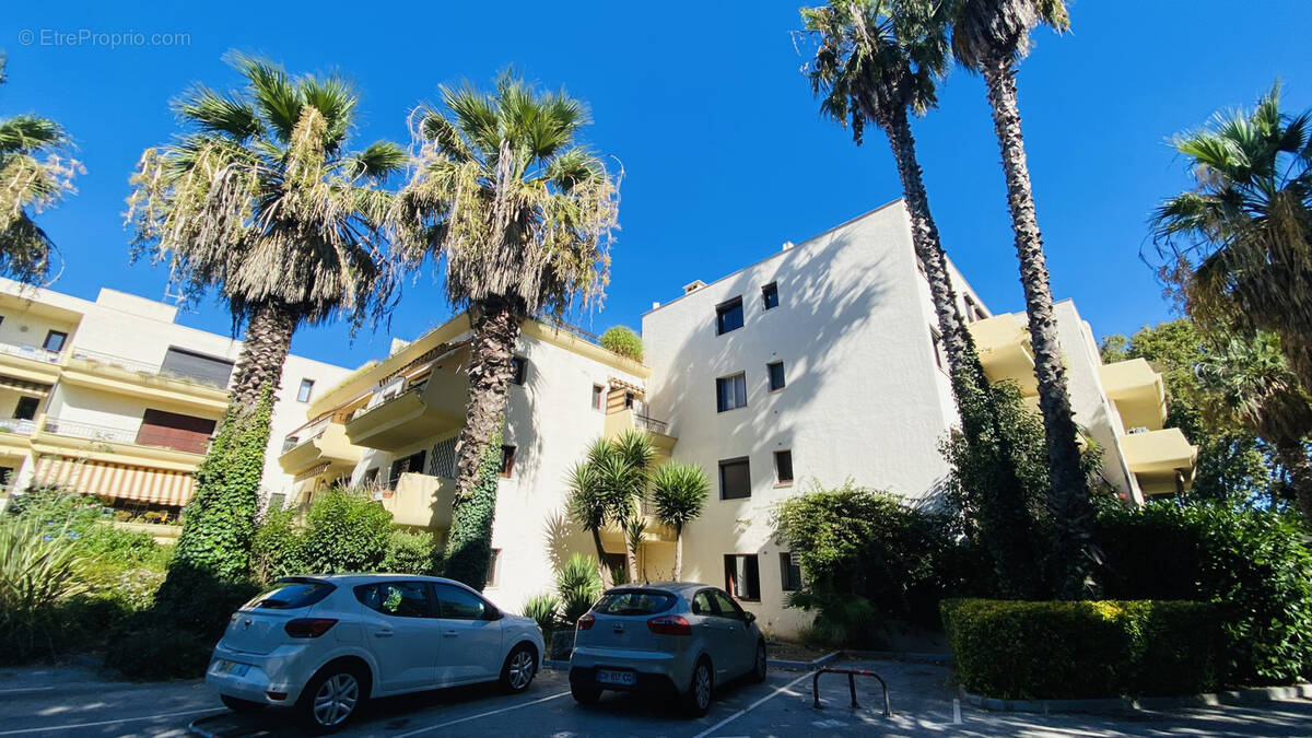 Photo Appartement à Six-Fours-Les-Plages au prix de 119 000€