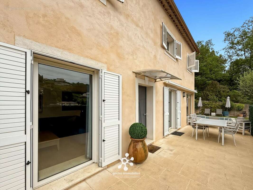 Maison à CAGNES-SUR-MER