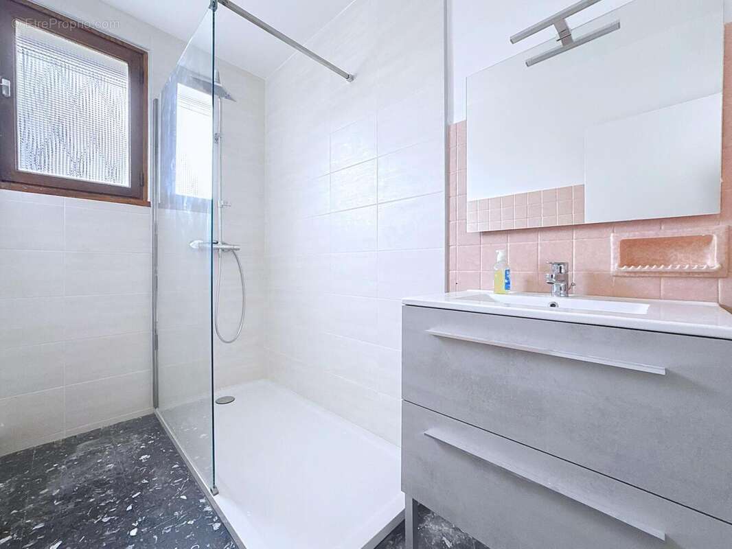 Maison 135 m² à Voiron  - photo 8