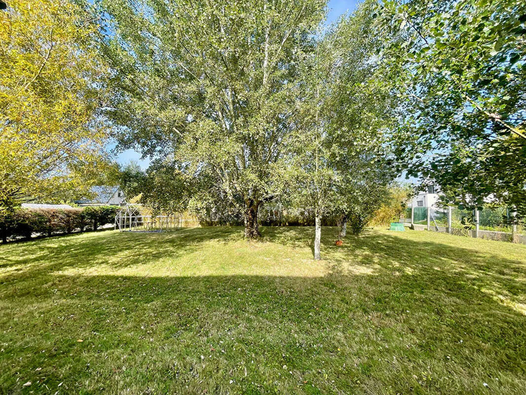 SAINT-LYPHARD - Maison - 5 chambres - photo 2
