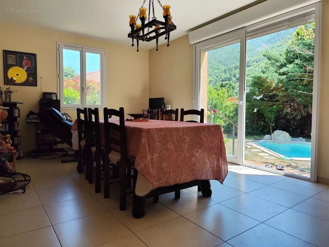 Maison à TOUET-SUR-VAR