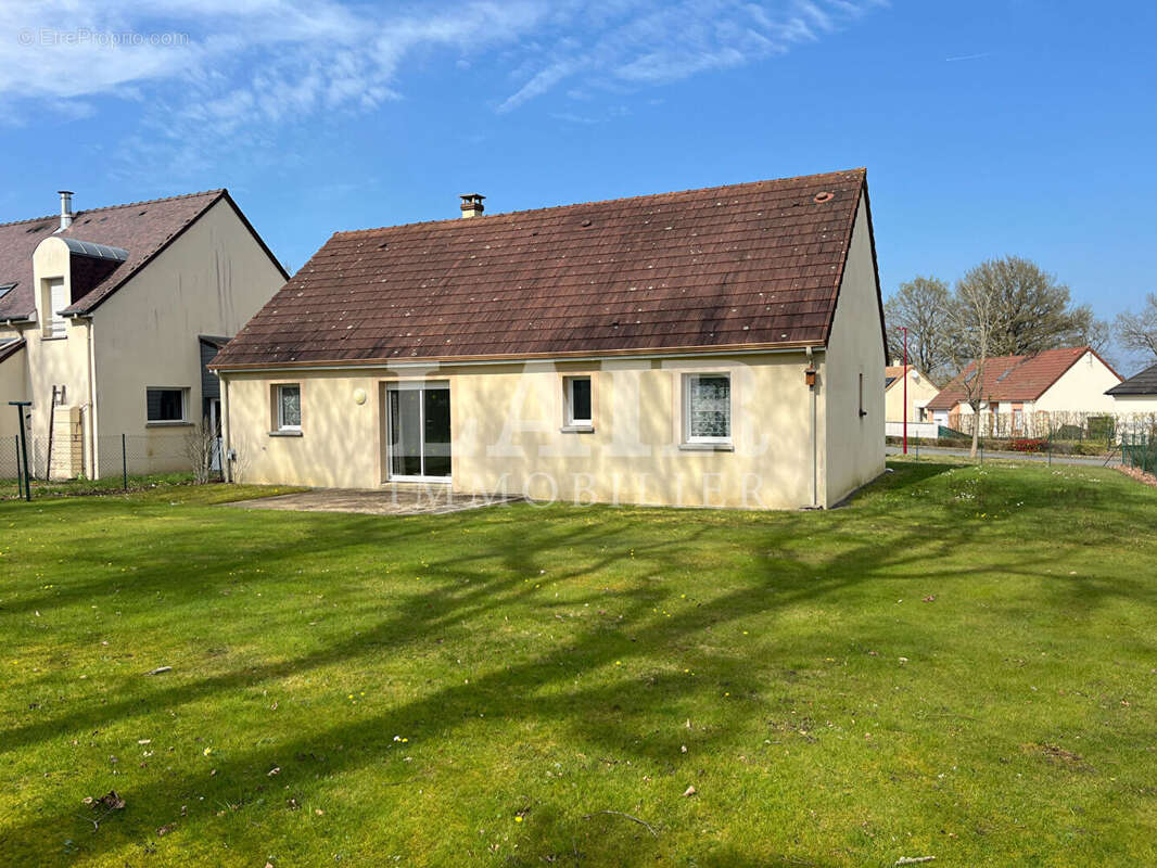 Maison à LE MELE-SUR-SARTHE