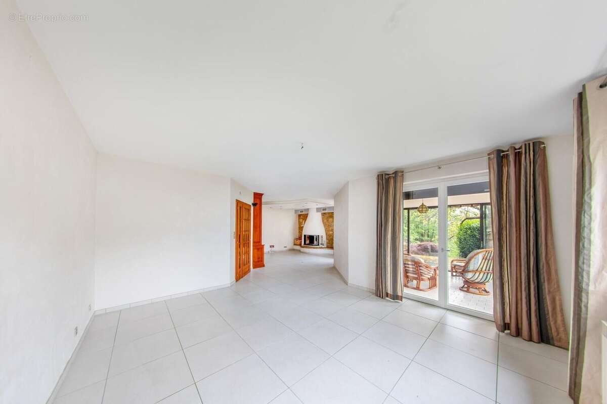 Maison 300 m² à Steinbach  - photo 6