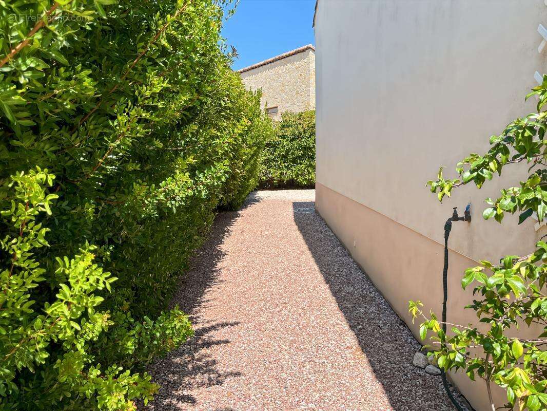 Vente superbe villa de standing à Marseillan à 5 minutes à pied du port - photo 38