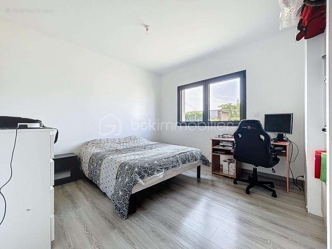 Maison à CUBZAC-LES-PONTS