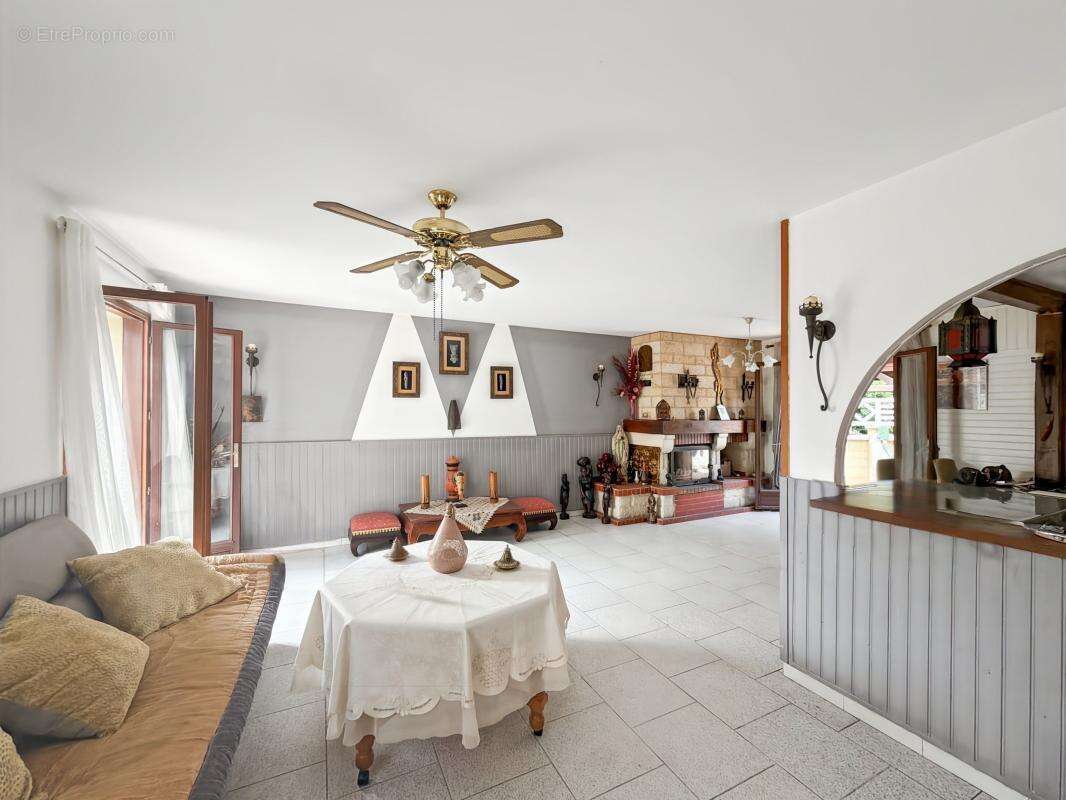  Maison familiale de plain-pied avec vue dominante – Un cadre de vie privilégié à La Chapelle-Gonaguet - photo 6