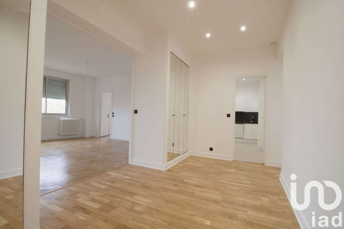 Photo 2 - Appartement à NEUILLY-SUR-SEINE