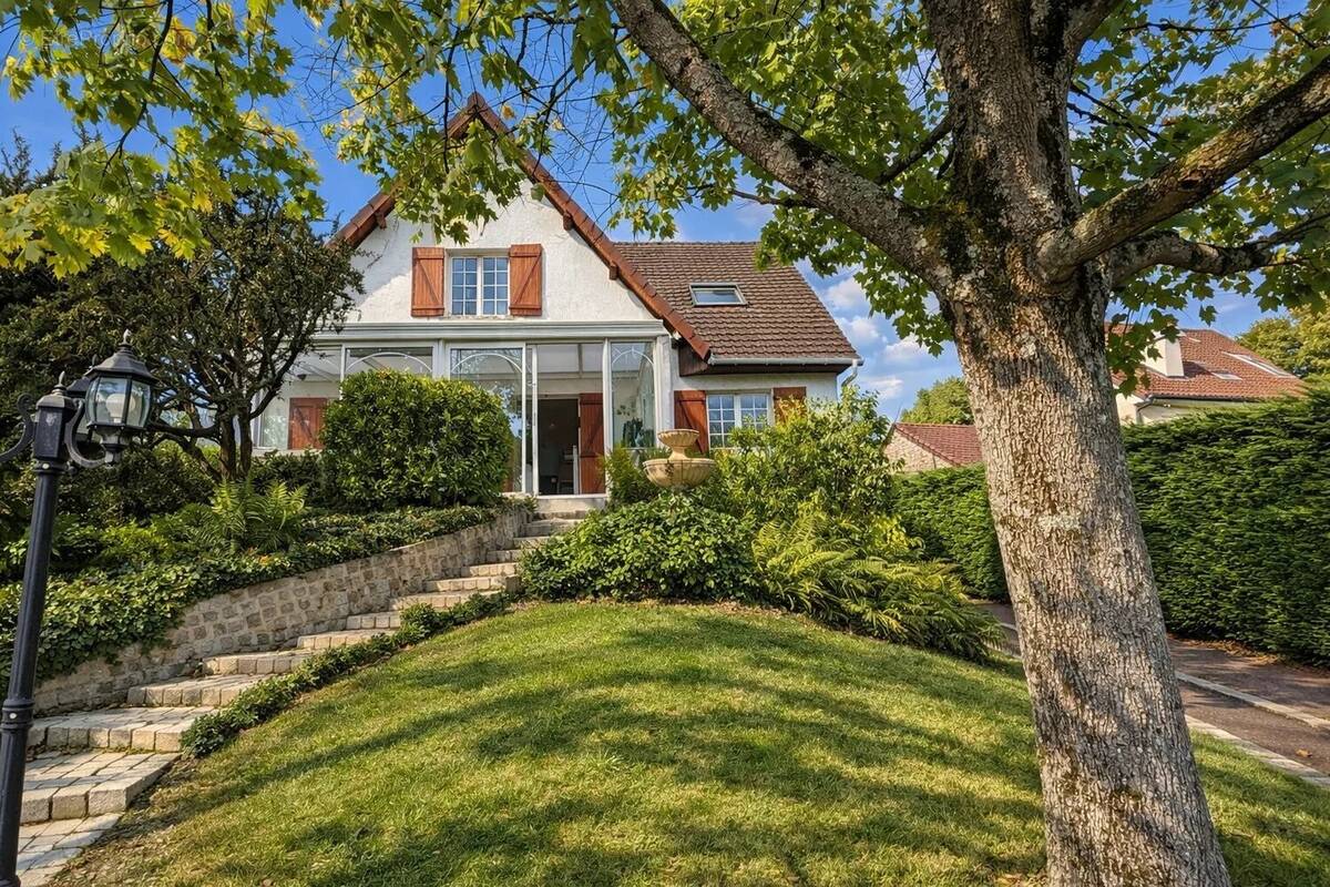 Maison à BREUX-JOUY