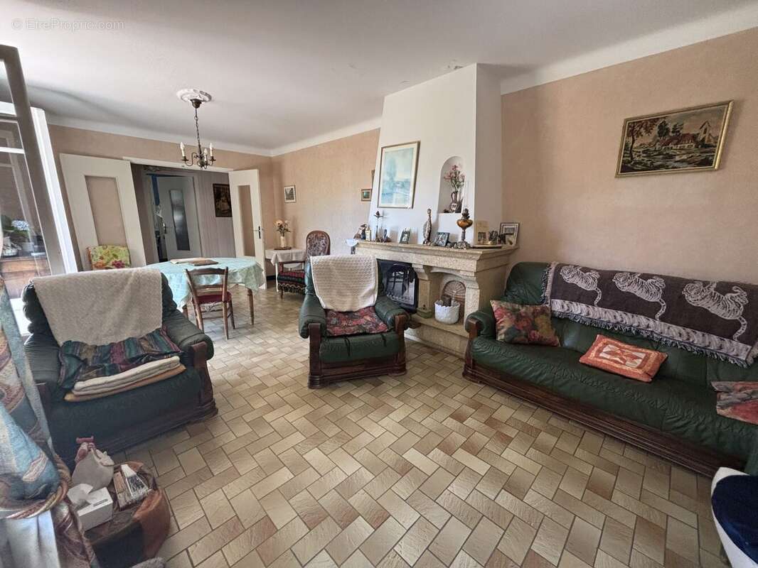 Maison 98 m² à Vals-Les-Bains  - photo 2