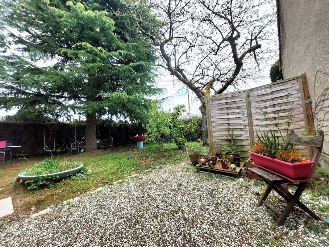 Maison à LA CHAUSSEE-SAINT-VICTOR