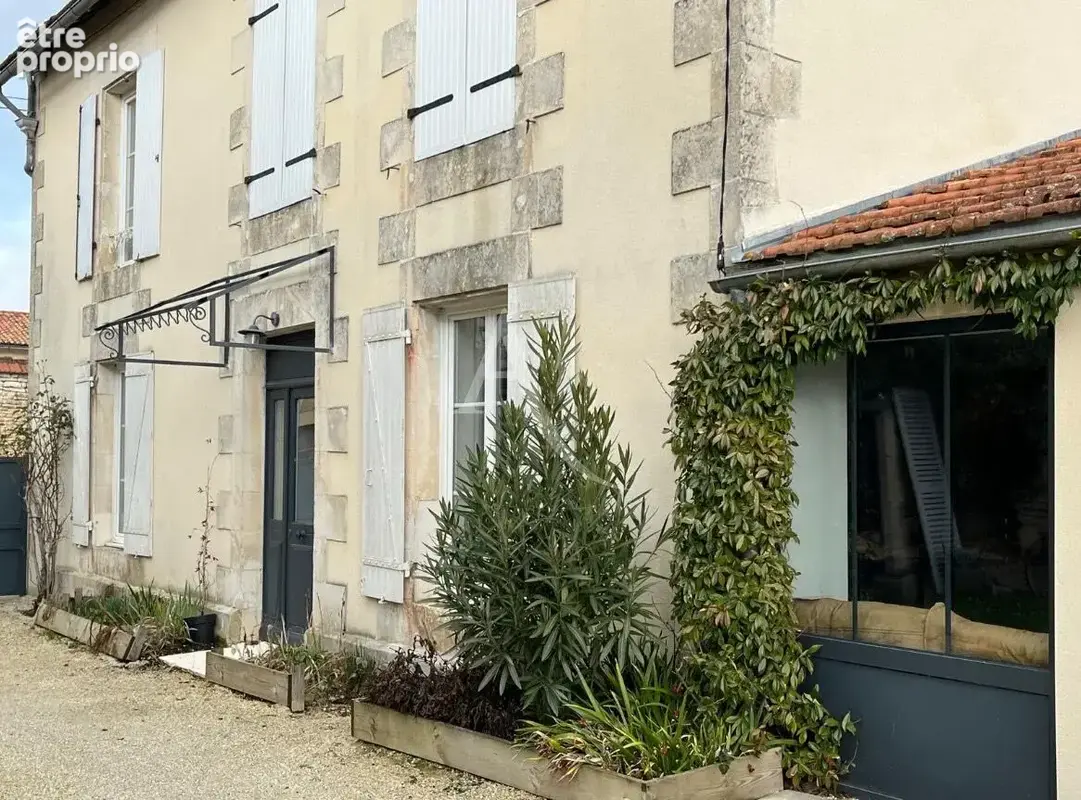 Maison à NEUVILLE-DE-POITOU