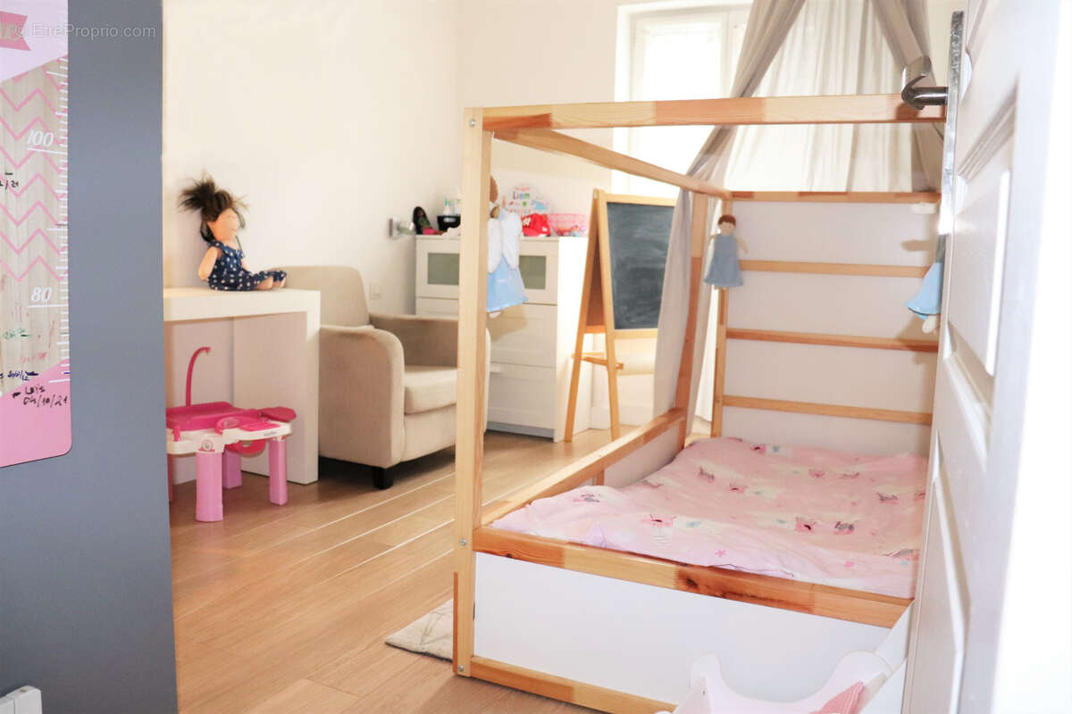 Appartement à LESIGNY