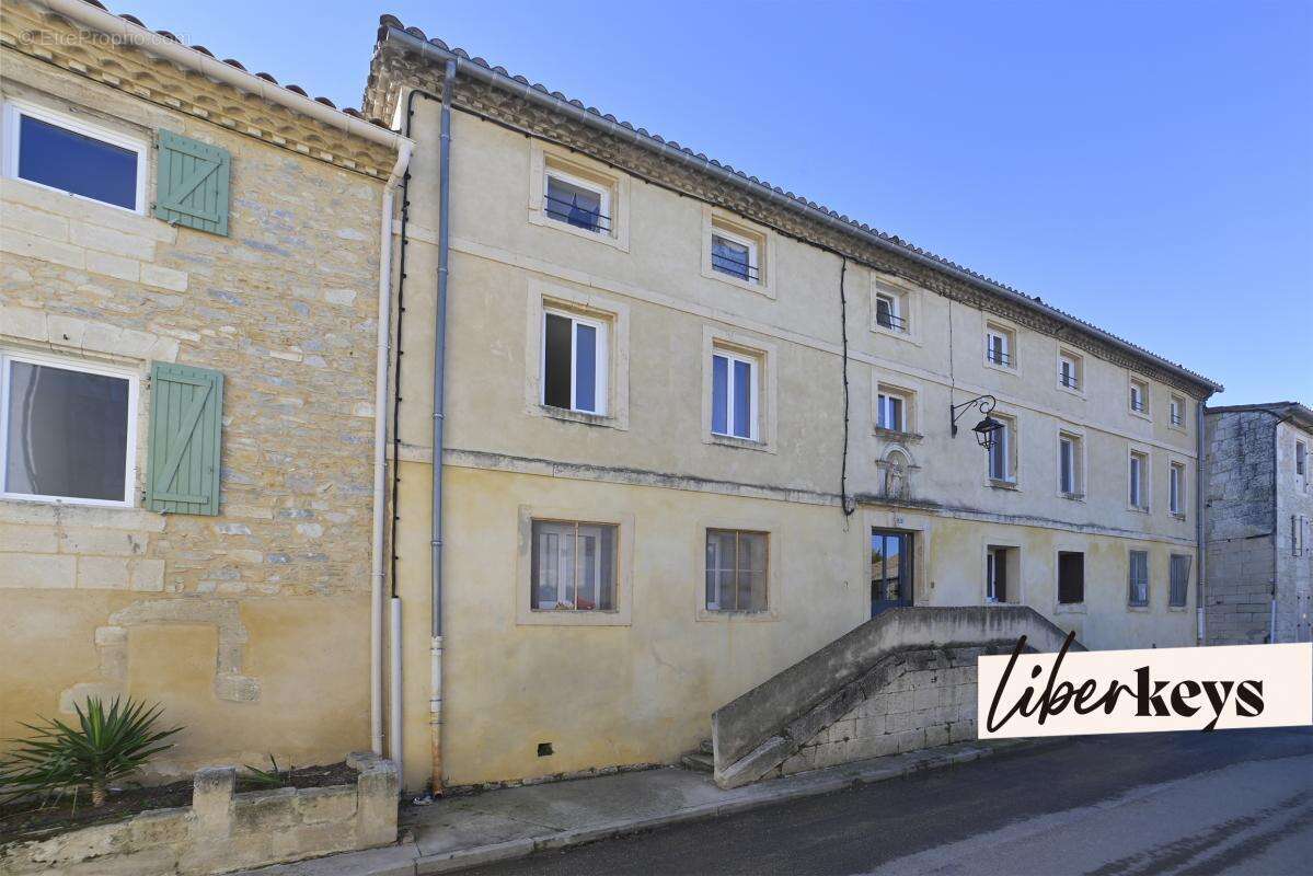 Appartement à COMPS