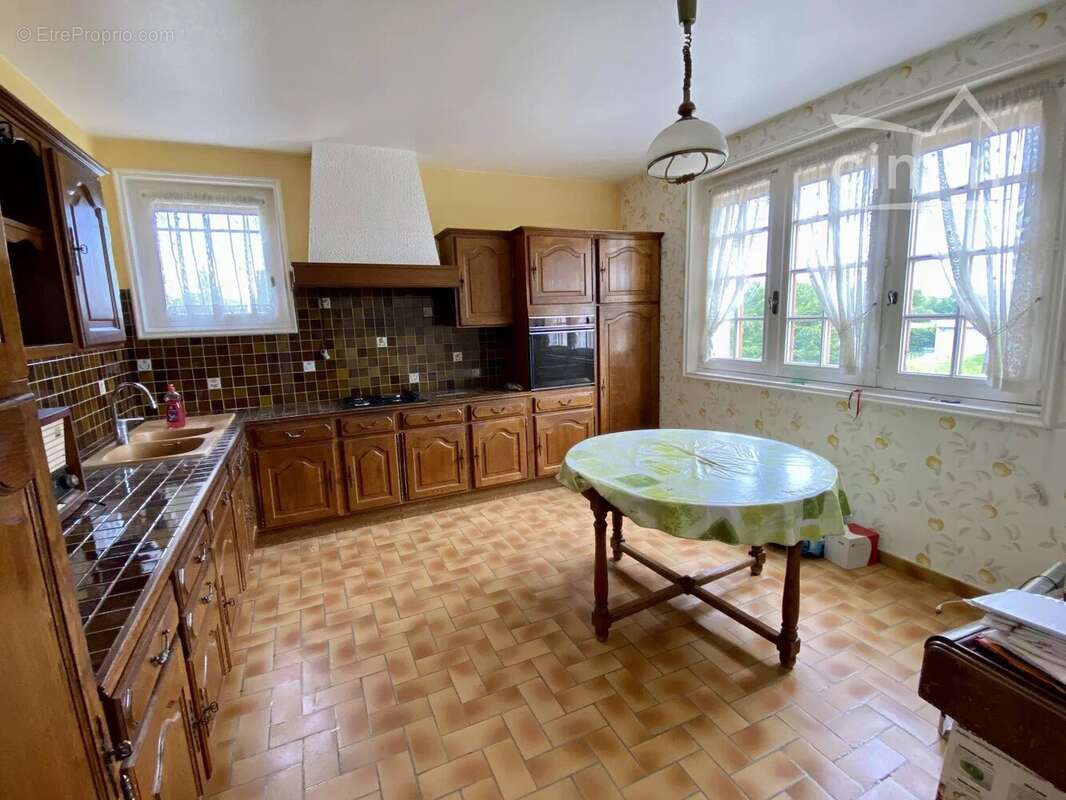 Maison à SURY-LE-COMTAL