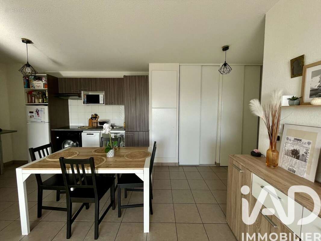 Appartement 60 m² à Cenon  - photo 7