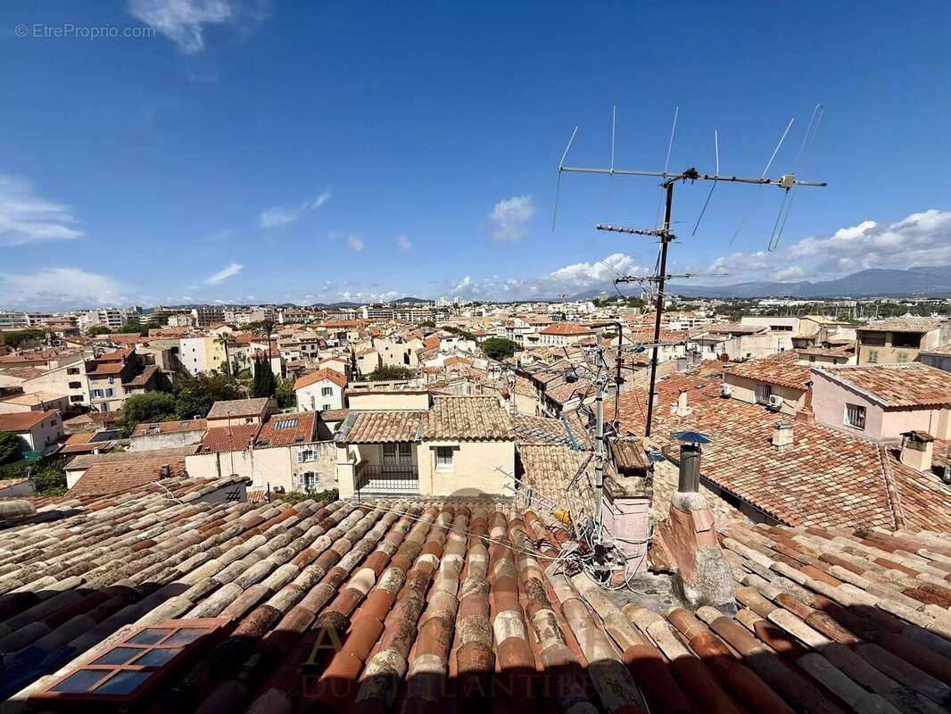 Vieil Antibes 3P 45m2 + 13m2 de terrasse vue dégagée - photo 4