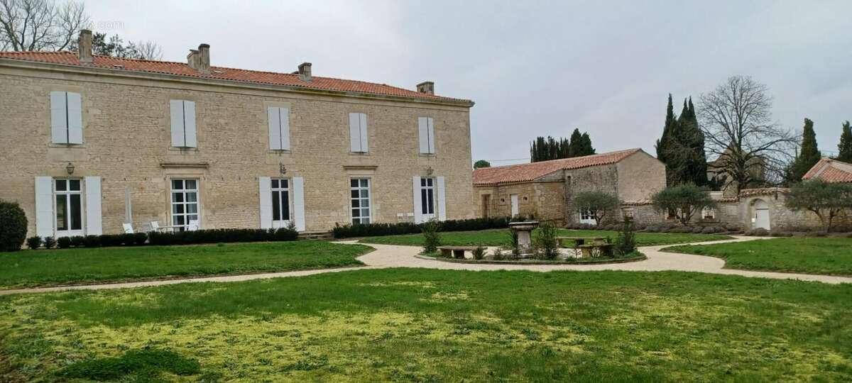 Maison à FONTENAY-LE-COMTE