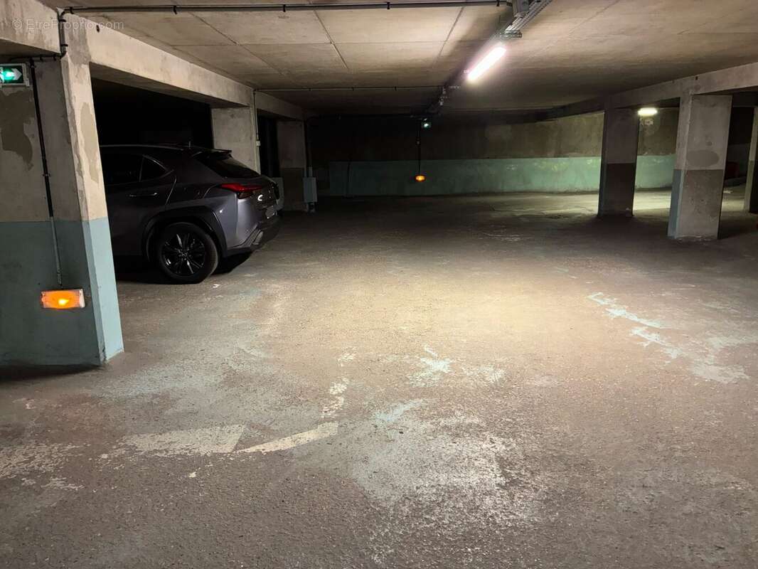 Parking à LEVALLOIS-PERRET