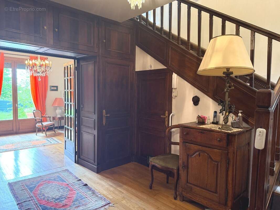 Maison 200 m² à Brive-La-Gaillarde  - photo 3