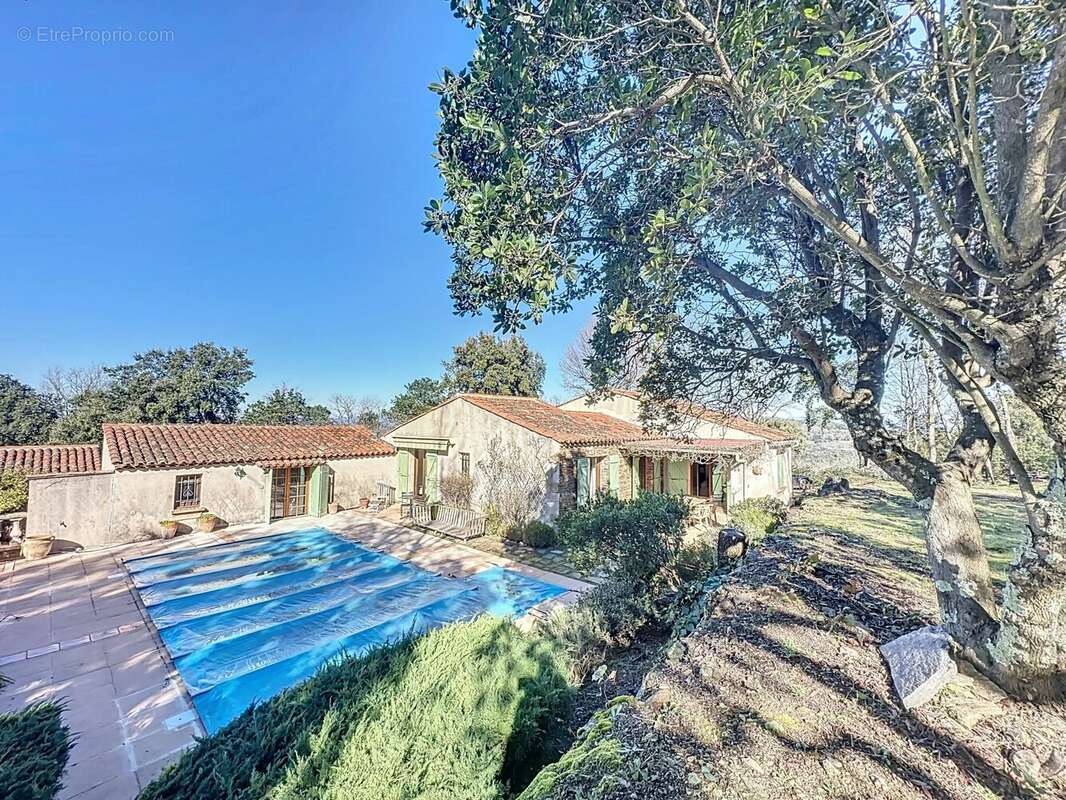 Maison à LA GARDE-FREINET