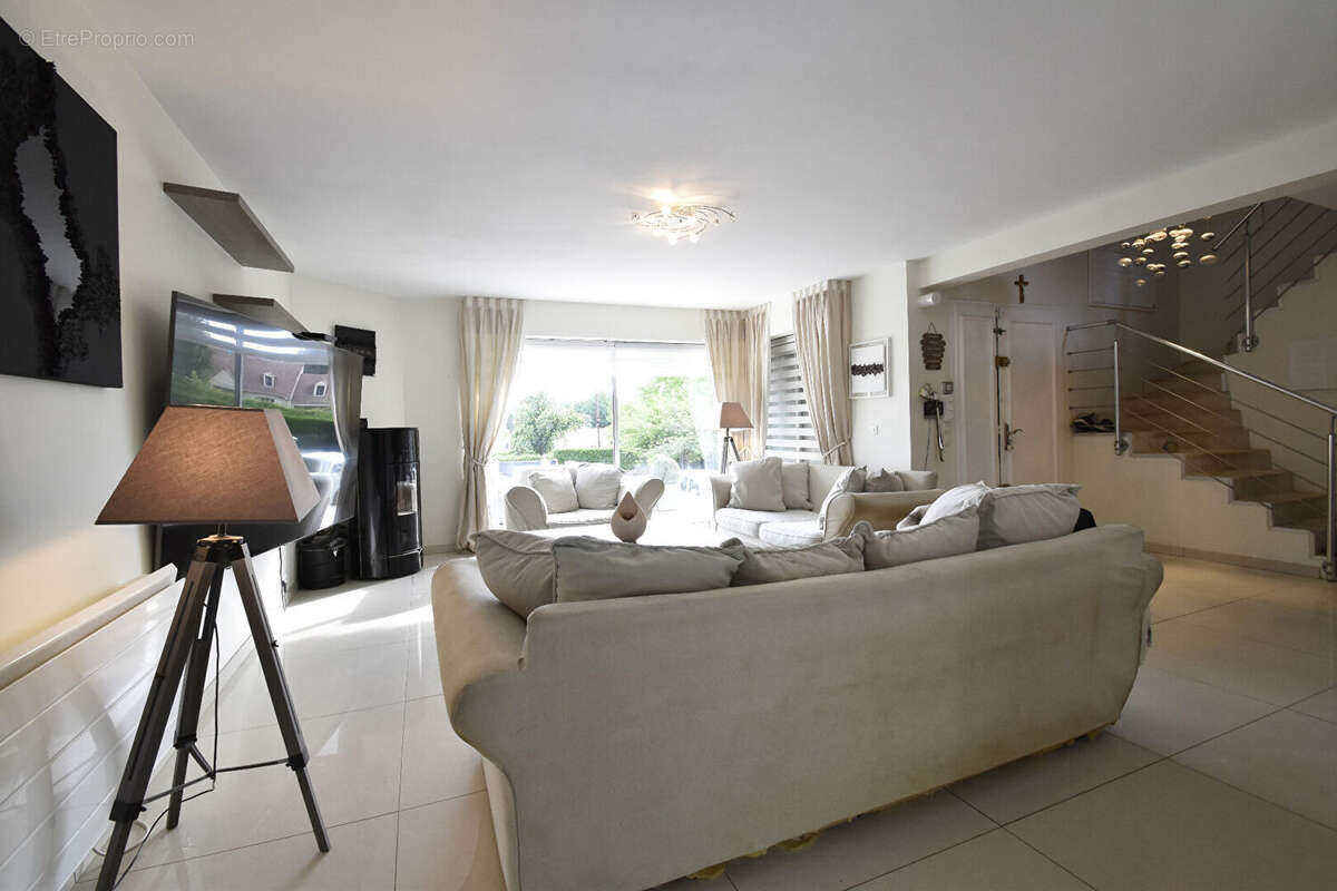 Maison à SAINT-REMY-L&#039;HONORE