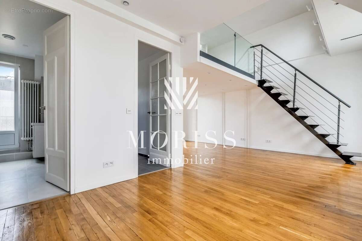 Appartement à PARIS-14E
