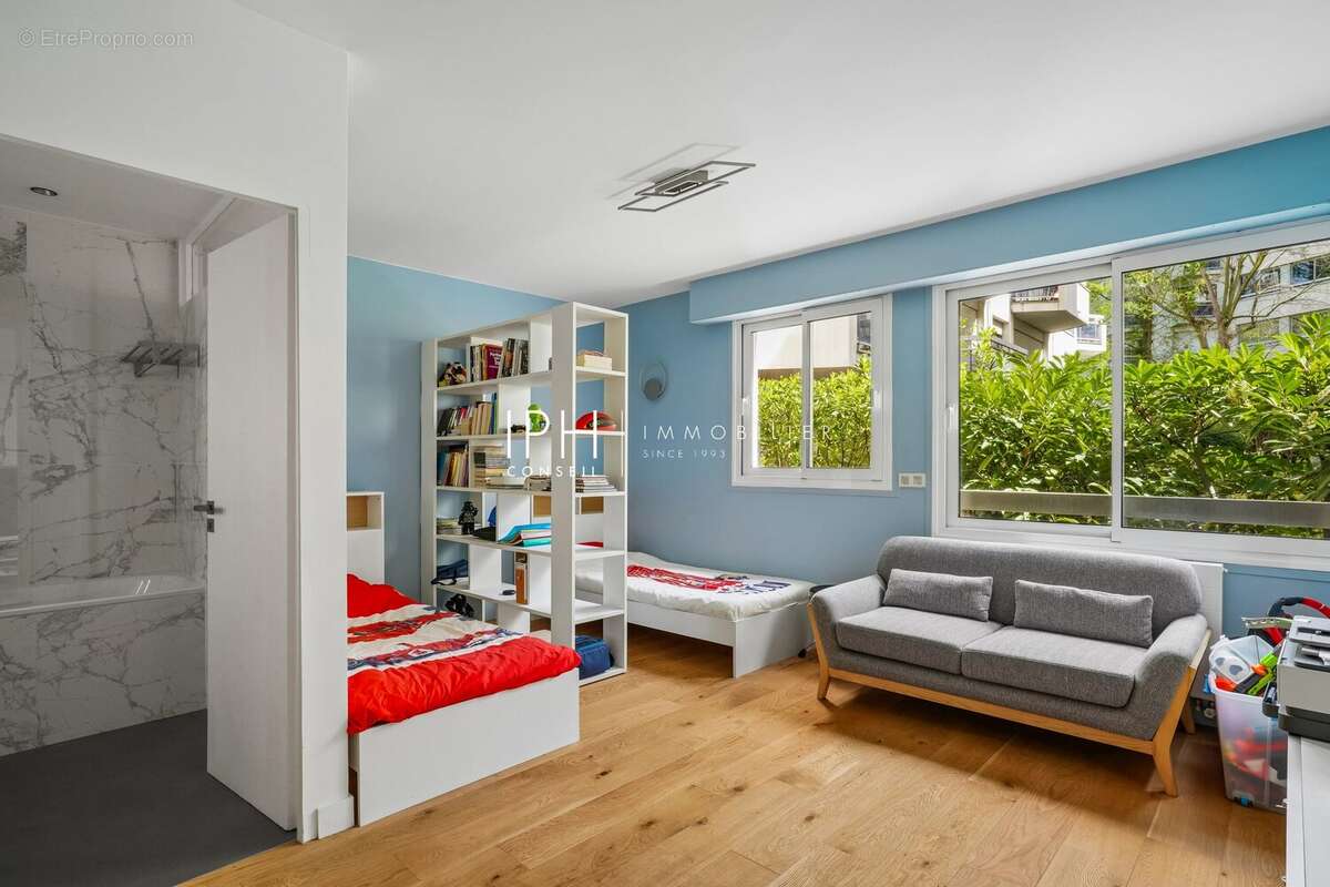 Appartement à NEUILLY-SUR-SEINE