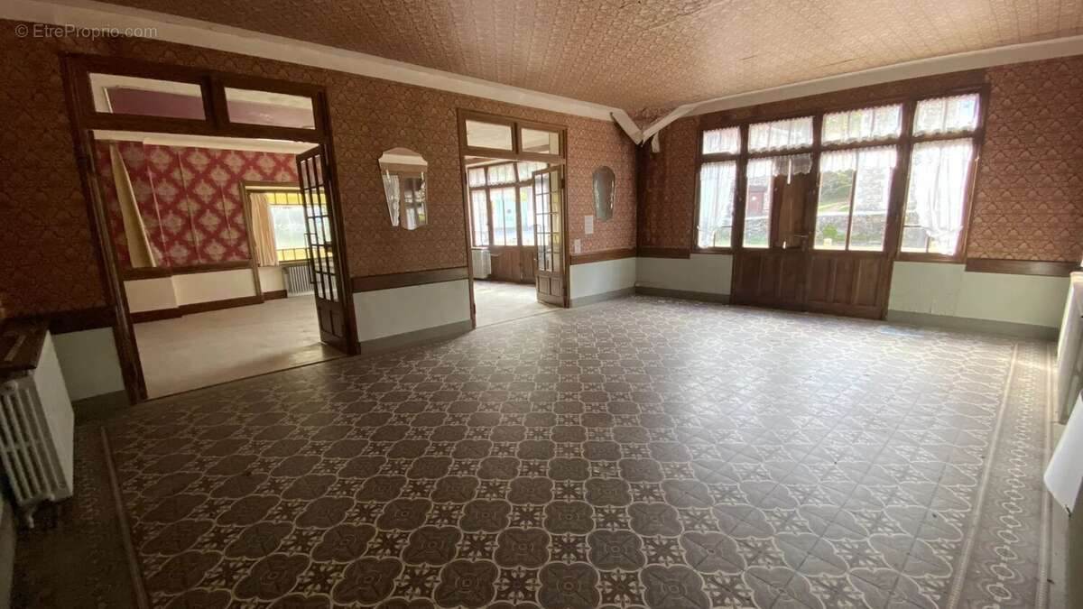 Maison à DESAIGNES