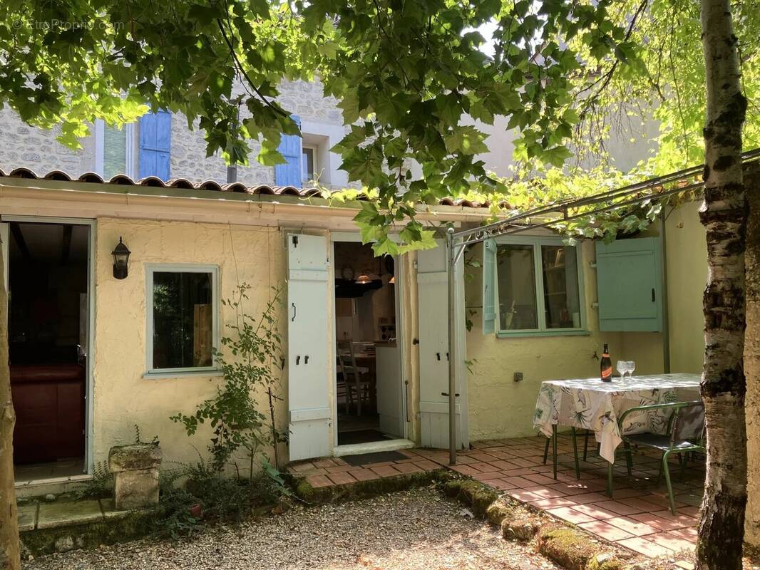 Maison à VIEUX-MAREUIL