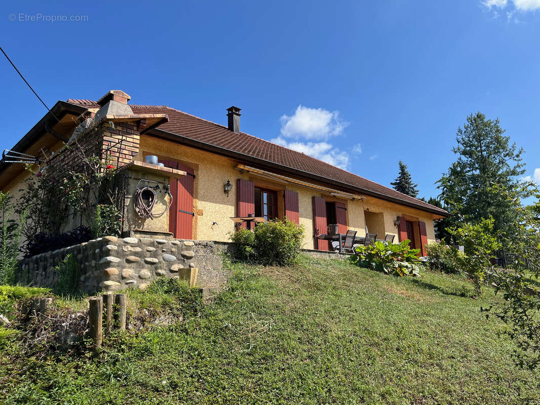 Maison à GENAY