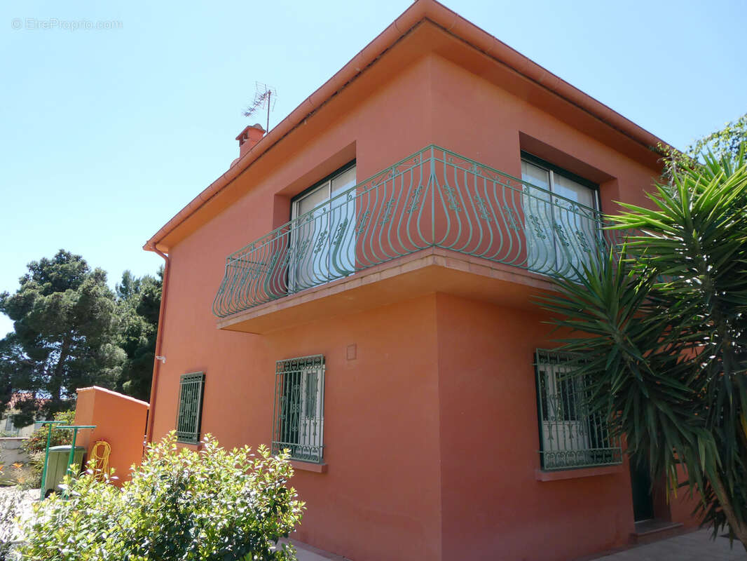 Maison à SAINT-ESTEVE